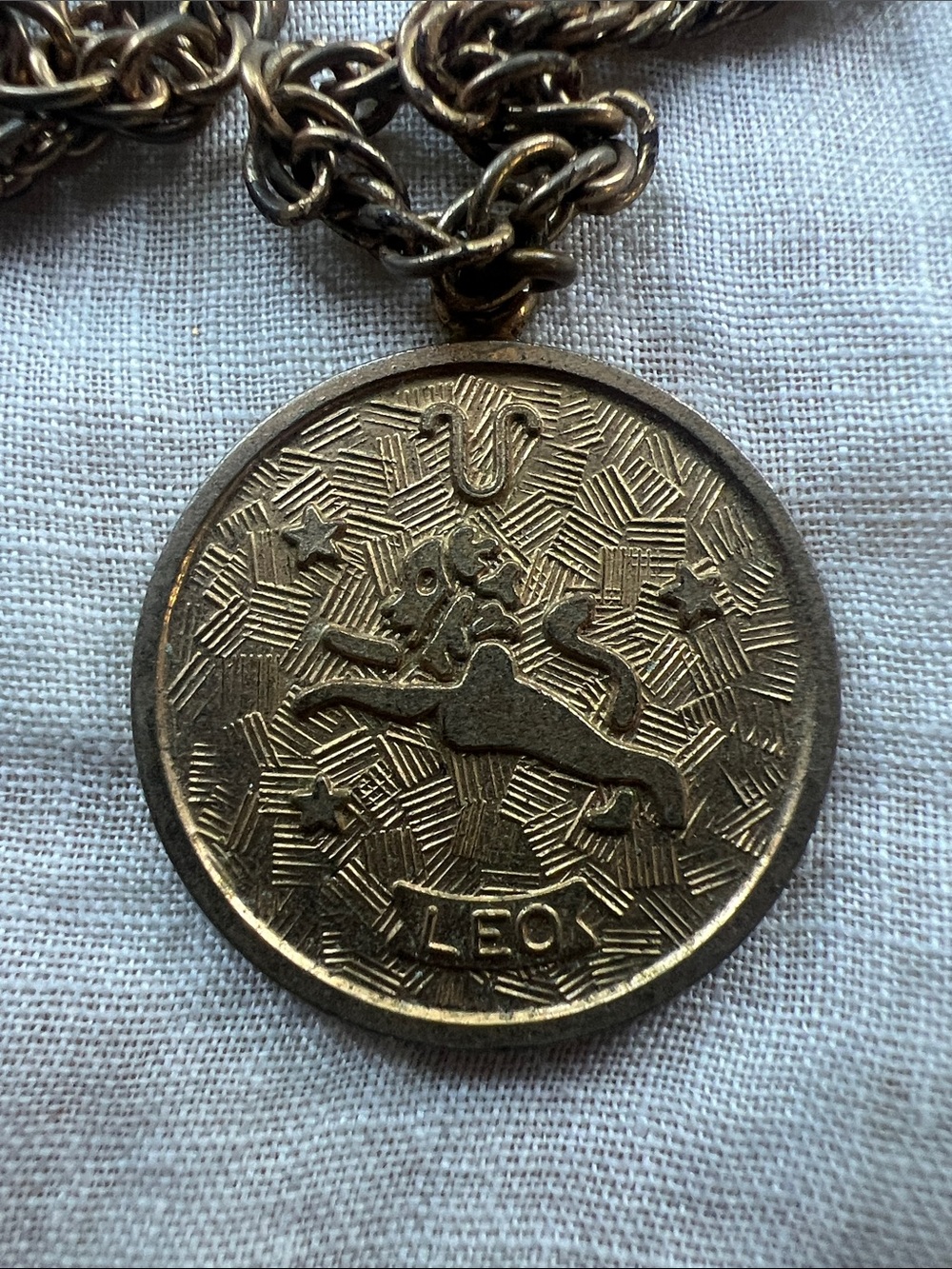 Vintage 70s Leo Zodiac Pendant Necklace with rope gold tone chain